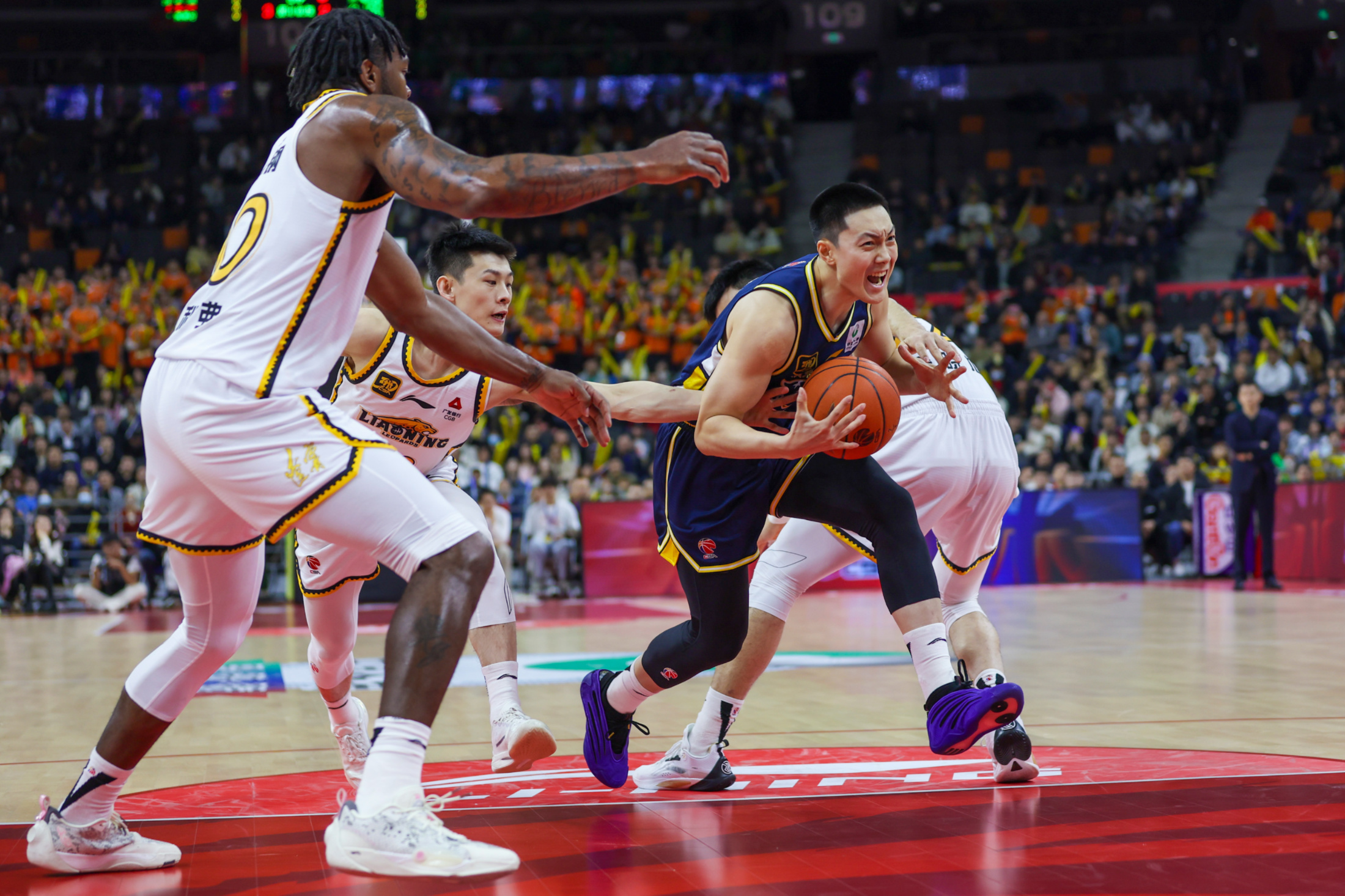 瞩目篮球联赛开赛在即，球员备战状态良好