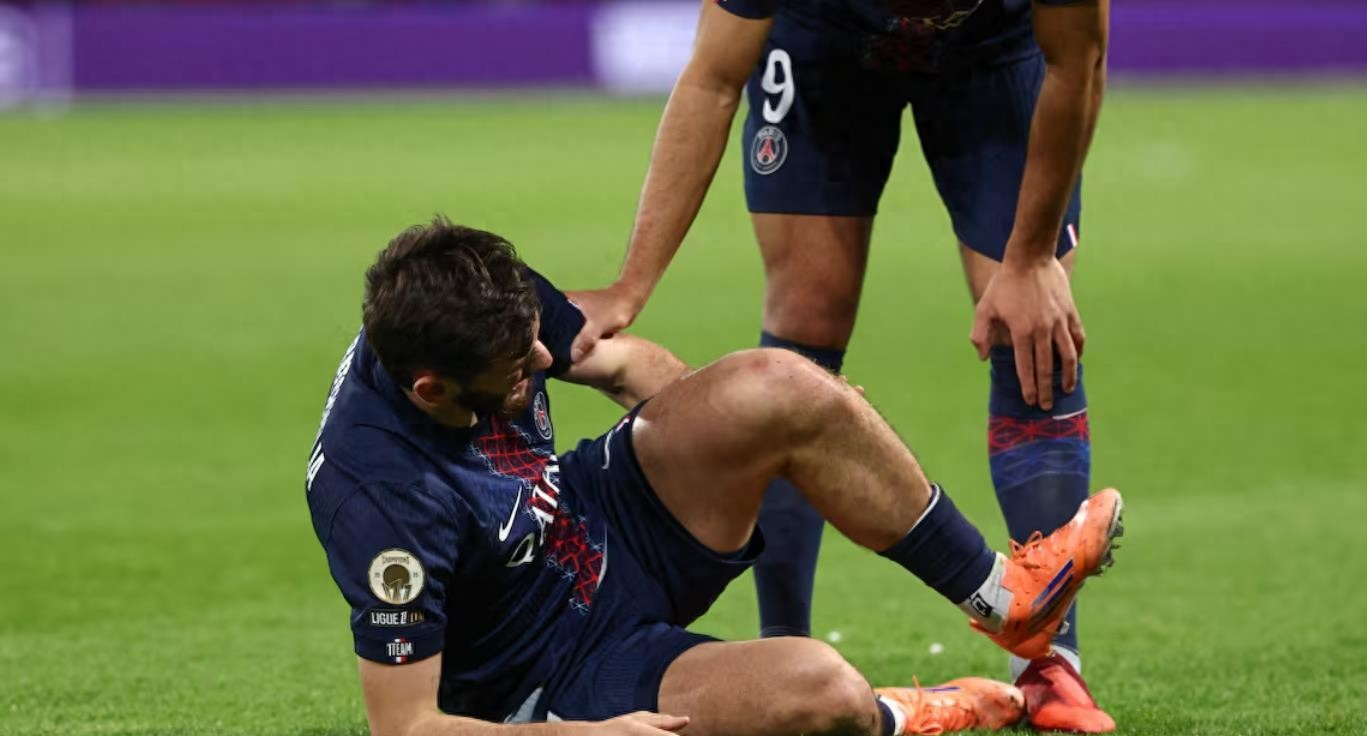 开元棋牌app-关于球星受伤离场，球队状态下滑引发危机的信息