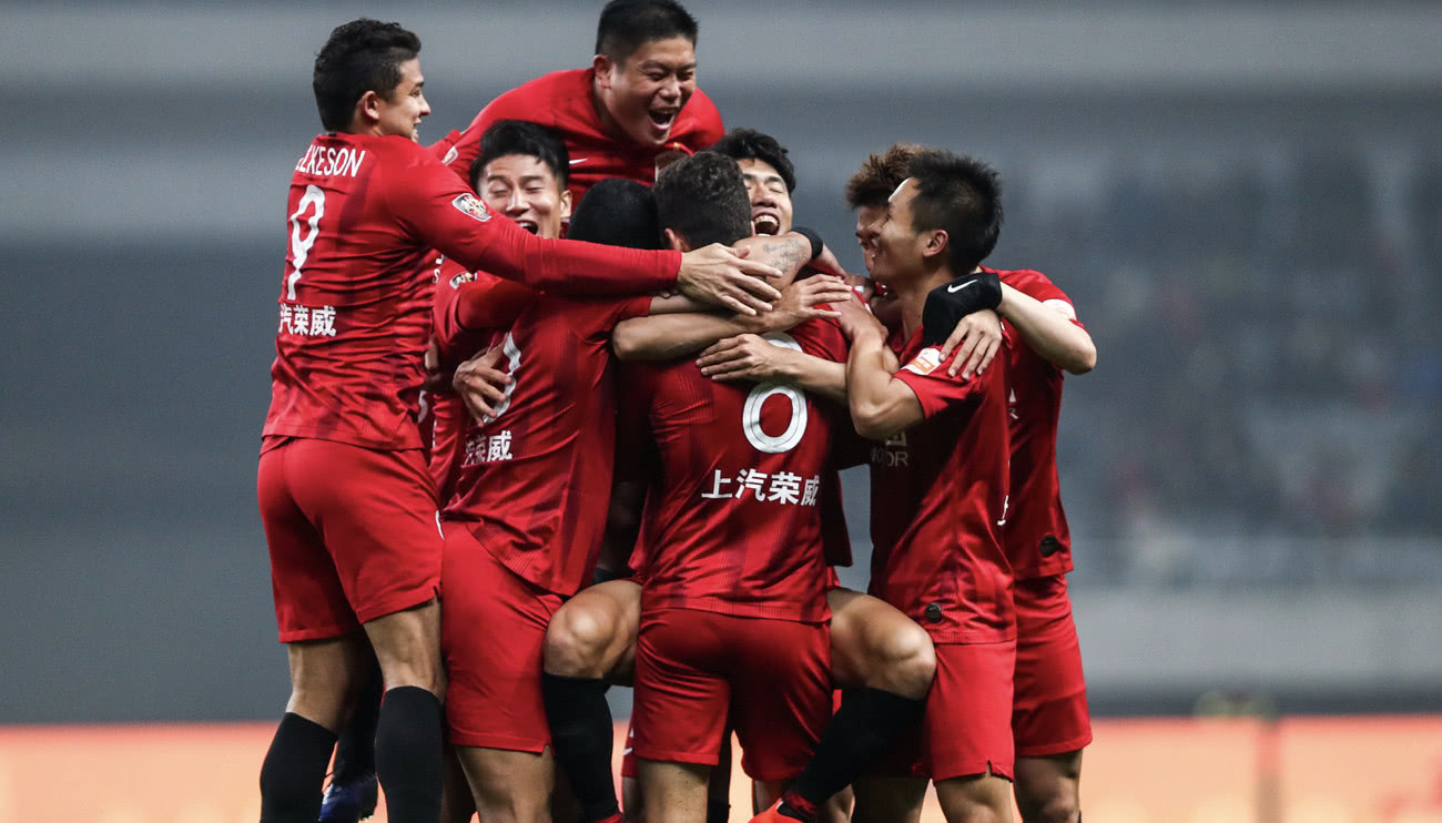 开元棋牌网址-包含上港面对富力展现出色进攻，球员们势不可挡的词条