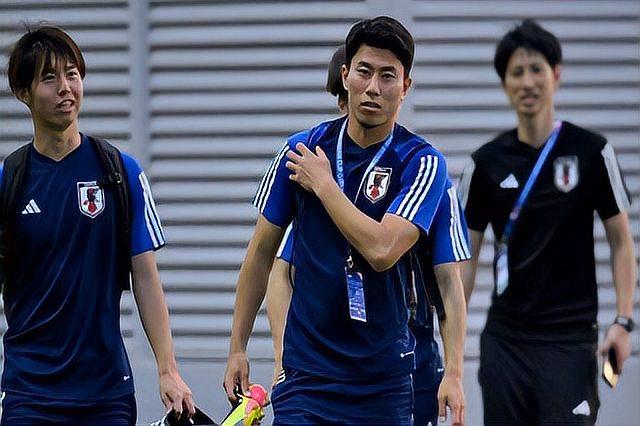 日本球员在国外比赛中表现出色，备受瞩目(日本球员在国外比赛中表现出色,备受瞩目的是)